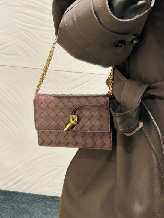 Picture of Bottega Veneta Wallets _SKUfw231412387fw